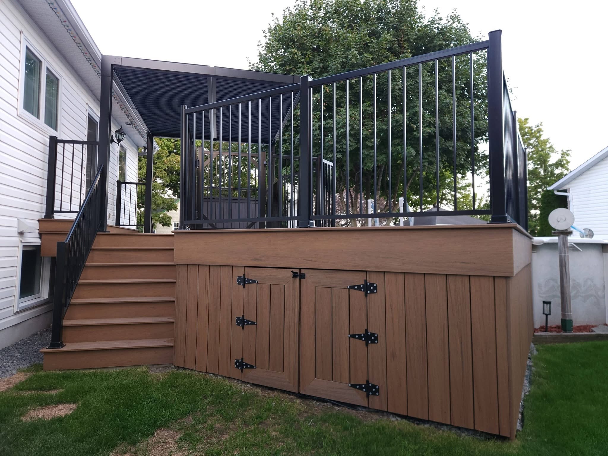 Composite Deck with Pergola & Storage